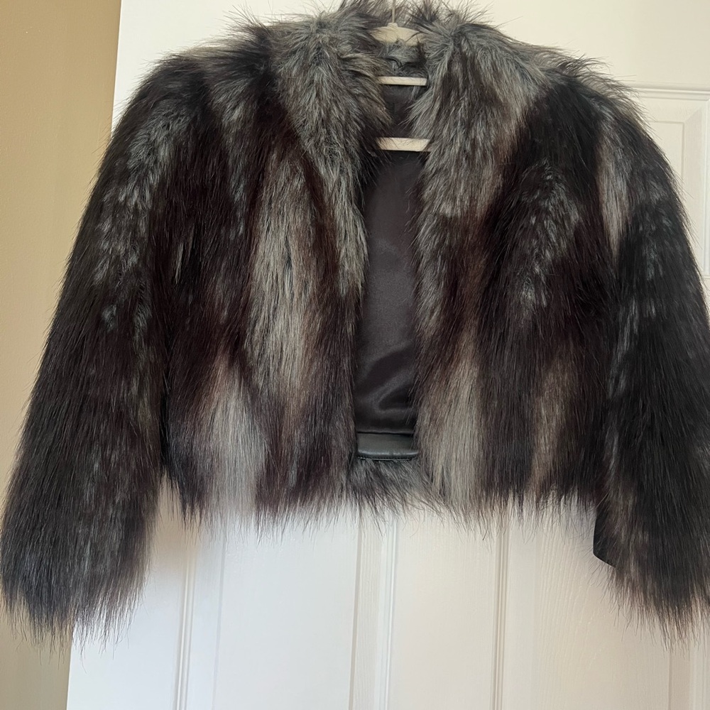 BÉBÉ cropped faux fur jacket SZ small
